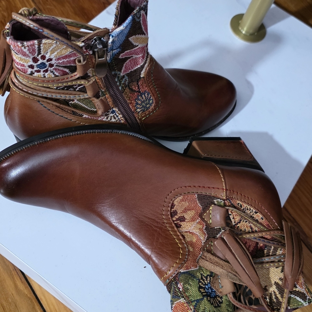 L'ARTISTE Vintage Brown Leather Ankle Boots  Boho Accents Sz 37 7 - Picture 3 of 7